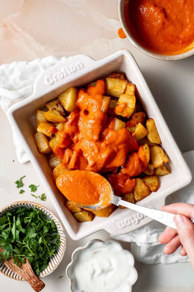 Gemakkelijk en lekker: Patatas bravas met krokante aardappelen