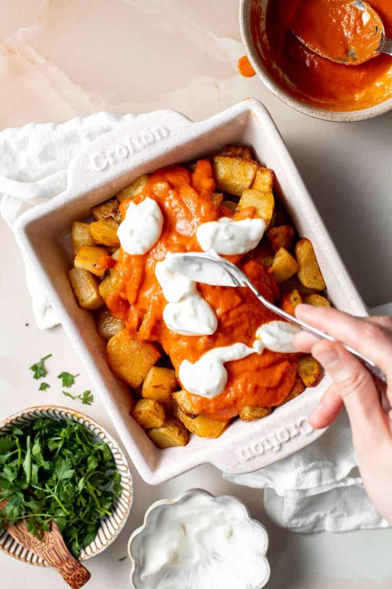 Gemakkelijk en lekker: Patatas bravas met krokante aardappelen